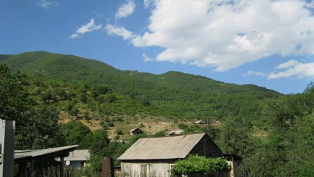 Şurnuxu kəndində 12 ev Azərbaycana təhvil verildi - VİDEO