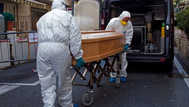 Daha bir həkim koronavirusdan öldü - FOTO