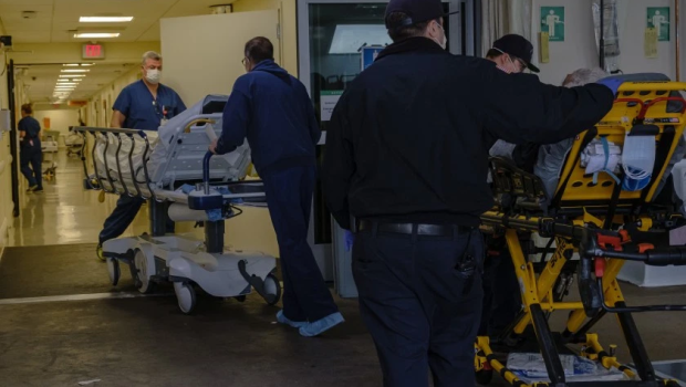 Vəziyyət kritik həddə çatdı: Koronaviruslu xəstələrə oksigen verilməsi məhdudlaşdırılır