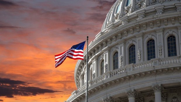 200-dən çox konqresmen Trampın getməsini dəstəkləyir