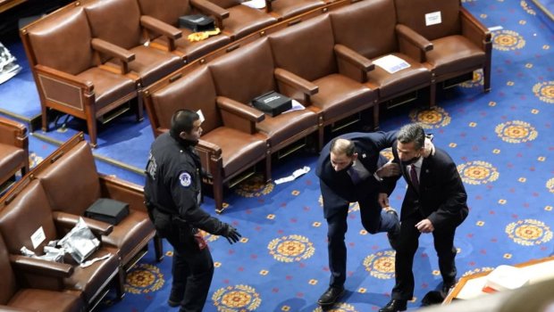 FTB Kapitoliyə hücum edənlərin planları ilə bağlı istintaqa başladı