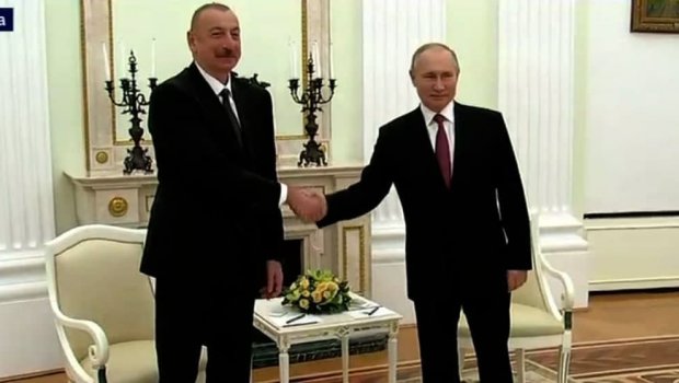 Vladimir Putinlə İlham Əliyevin təkbətək görüşü baş tutub - YENİLƏNİB - VİDEO 