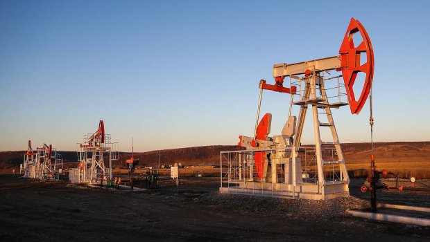 Neft ucuzlaşmaqda davam edir