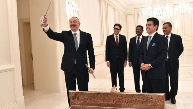 ICESCO-nun Baş direktorundan Prezidentə Qələbə hədiyyəsi - FOTO