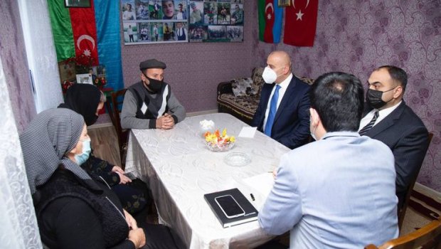 Şəhid ailələrinə təqaüd kartı və “Şəhid ailəsi üzvü” vəsiqəsi verildi