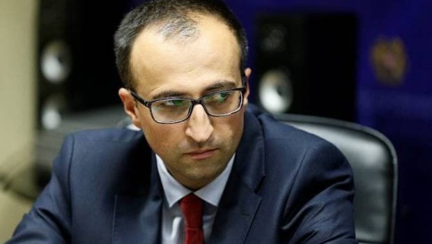 Səhiyyə naziri istefa verdi