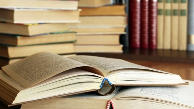 Kitab evi, yoxsa xəyanət poçtalyonu? - \