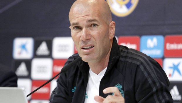 Zidan evinə qapandı