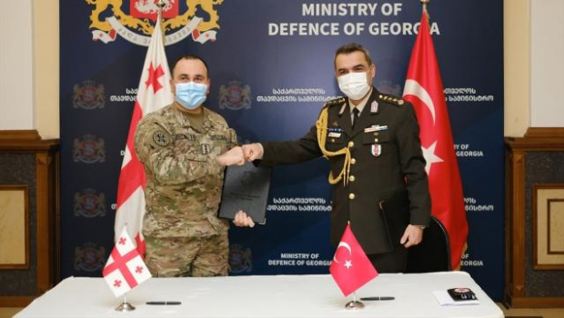 Türkiyədən Gürcüstan ordusuna hərbi avadanlıq dəstəyi