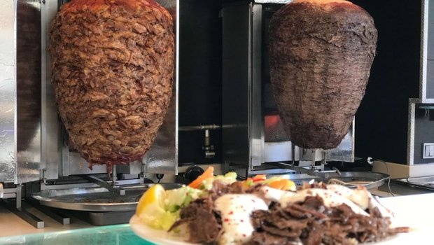 Karantini pozan dönərxananın 3 müştərisi polis şöbəsinə aparıldı