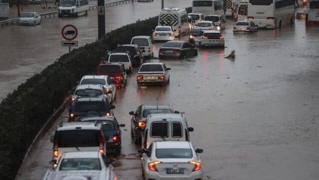 Türkiyədə güclü sel – Ölən və itkin düşənlər var