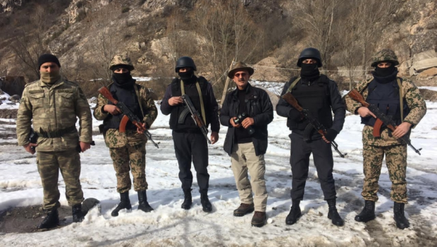 Dünya şöhrətli fotoqraf Kəlbəcərdə polis şöbəsinin qonağı oldu