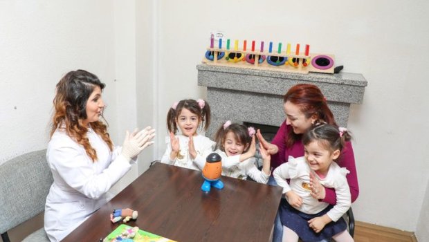 Heydər Əliyev Fondu eşitmə qüsurlu şəxslərin əməliyyatını həyata keçirdi - FOTO