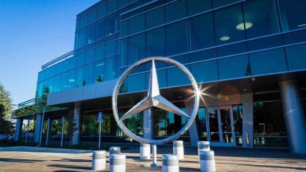 Çənəsində olan batığa görə “Mercedes” şirkətindən hədiyyə avtomobil istədi - FOTO