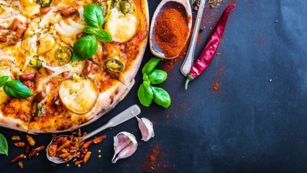 Napolidən gələn kökə: Bu gün Beynəlxalq Pizza Günüdür - FOTOLAR