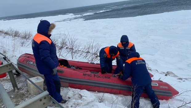 Balıqçıların qorxulu anları - Saatlarla buz kütləsinin üzərində... - FOTO