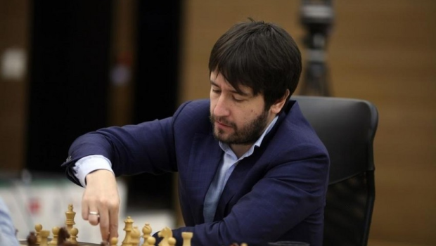 Bu gün Rəcəbov və Karlsen həlledici görüşlərini keçirəcək