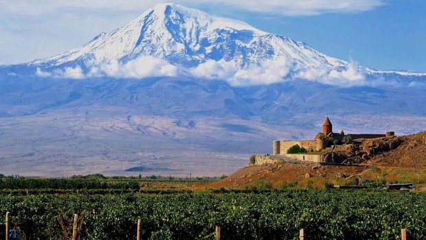 Ermənistan Qərbi aldatmaq üçün İrana yardım edir