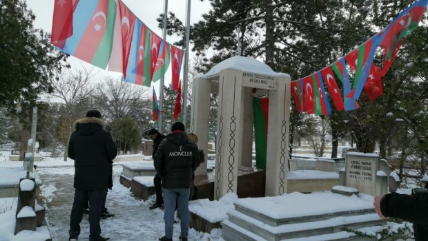 Azərbaycanlı jurnalistlər Rəsulzadənin qəbir-abidəsini ziyarət etdilər - FOTO