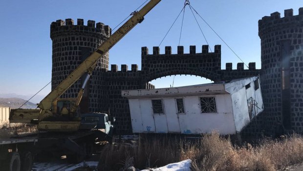 Paşinyan Göyçə gölünün ətrafını azərbaycanlılar üçün təmizlətdirir