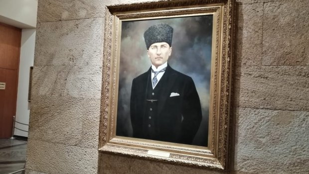 Atatürkün məzarı yanındakı qablarda Azərbaycan torpağı da qoyulub - FOTOLAR
