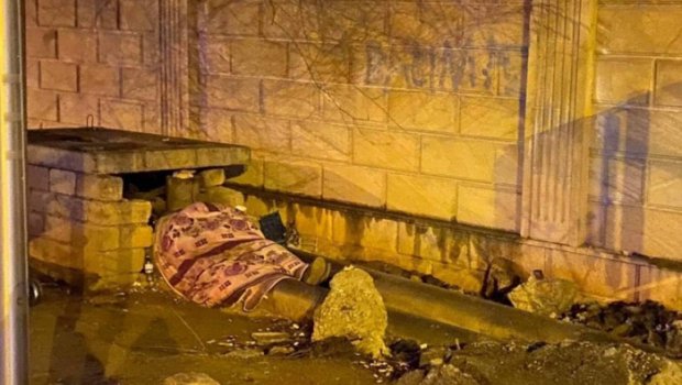 Küçədə gecələyən şəxs sığınacağa aparıldı - FOTO