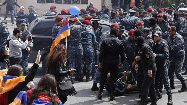 “Qarabağ və İrəvan erməniləri arasında müharibə başlayıb” – Arzu Nağıyevdən ŞƏRH