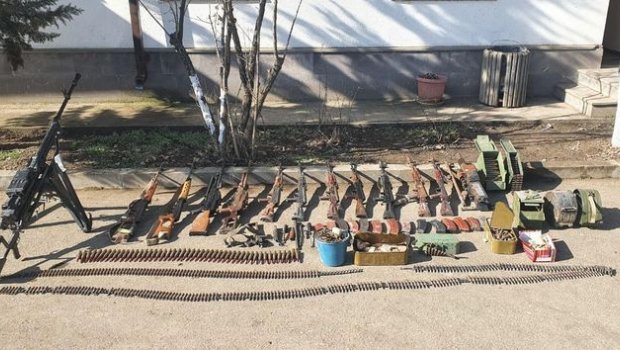 Erməni hərbçilərin Xocavənddə atıb qaçdığı silah-sursat