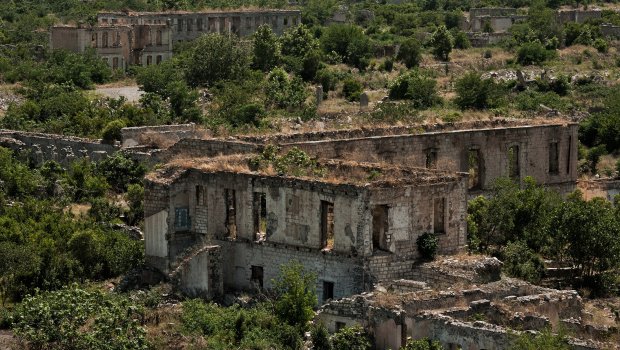 Azad olunmuş ərazilərə keçmək istəyən Tərtər sakinləri tutuldu - FOTO