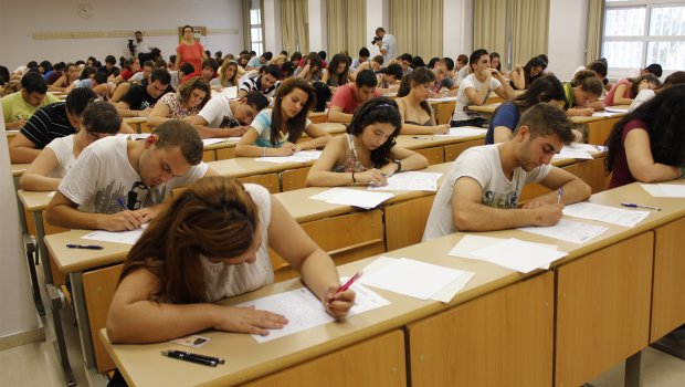 Dövlət qulluğu imtahanı başa çatdı  