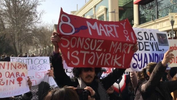 Qadın təşkilatı feministlərin aksiyasını pislədi: “Bu, ciddi təhlükədir”