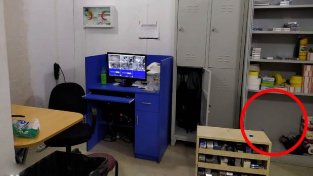 Bakıda marketdən 9 min manat pul götürüldü - Oğurluq anından GÖRÜNTÜLƏR