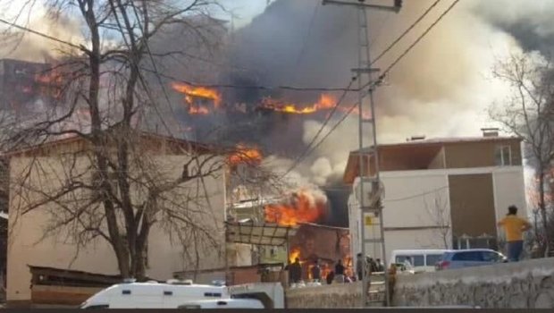 Türkiyədə kənd yanır - VİDEO