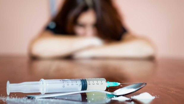 Azərbaycanda narkotik istifadəçisi olan qadınların sayı açıqlandı