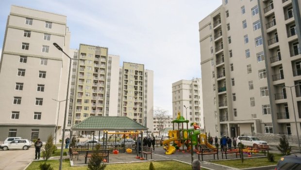 Gəncə terrorundan əziyyət çəkənlərə yeni mənzillər verildi