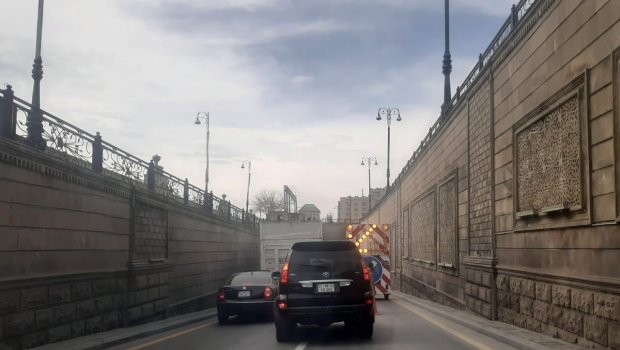 Sürücülərə xəbərdarlıq: Bakıda bu yolla hərəkət etməyin – SƏBƏB
