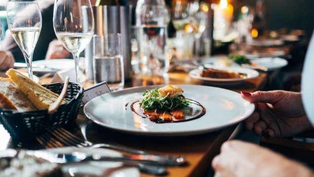 Axşam yeməyindən imtina etmək kökəlməyə səbəb olur?