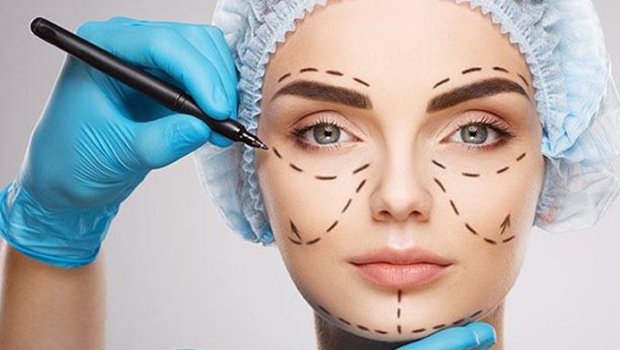 Belə estetik prosedur etməyin, tanınmaz hala düşəcəksiniz - DƏHŞƏT - FOTO