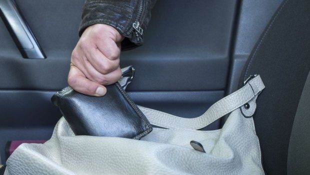 Bakıda qadınlara qarşı soyğunçuluq — Çantaları oğurlayan şəxs saxlanıldı