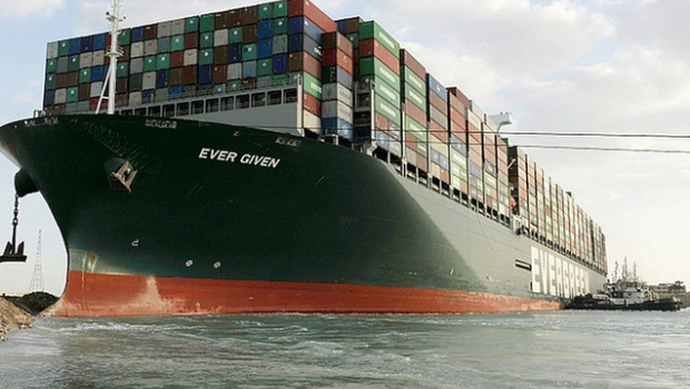 Süveyş kanalında tıxac yaradan yük gəmisi boşaldılacaq