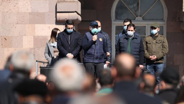 Paşinyan: “Uzunmüddətli proqramımız müharibə deyil, sülh olmalıdır”