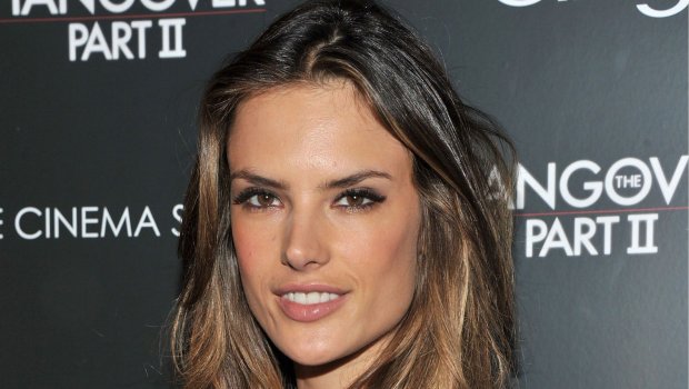 Məşhur model bikinidə elə FOTOLARını paylaşdı ki...