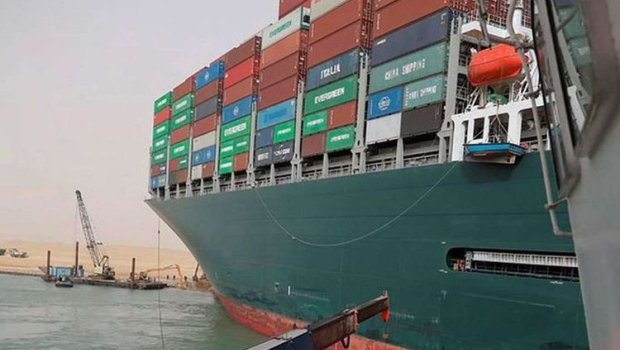 Süveyş kanalı yenidən bağlandı - FOTO