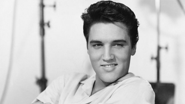 Elvis Preslinin gitarası rekord qiymətə satıldı - FOTO