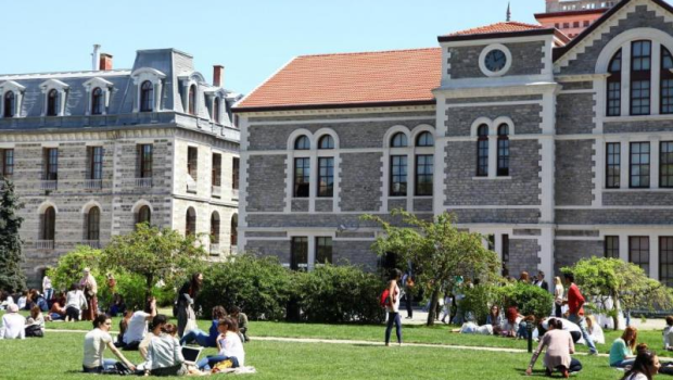 Bəzi xarici universitetlərin diplomları Azərbaycanda niyə tanınmır? - Nazirlikdən CAVAB  