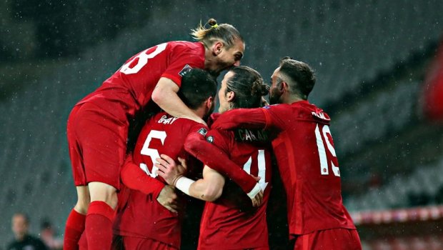 Türkiyə millisi xal itirdi – Ərdoğan oyuna baxmağa gəlmişdi - VİDEO