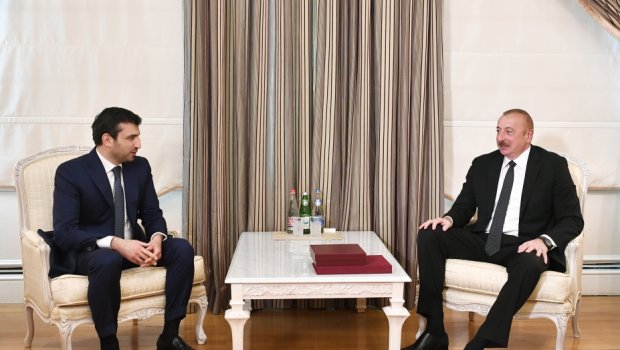 İlham Əliyev Selçuk Bayraktara 