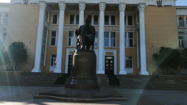 “Rus”laşan heykəllərimiz – REPORTAJ