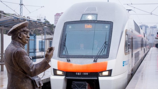 “Dəmiryolu vağzalının sərnişinləri ŞİKAYƏTÇİDİRLƏR –“Kassa sayı azdır, basabas yaranır” - FOTO