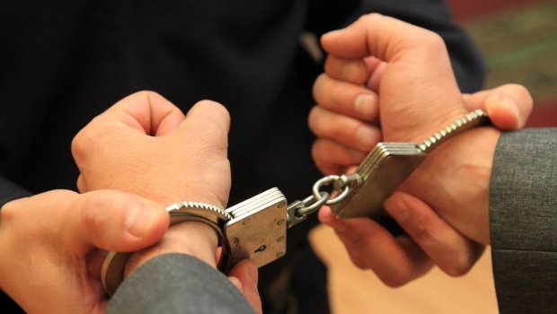 “İdeal” mağazalar şəbəkəsinin keçmiş sahibi həbs olundu - FOTO